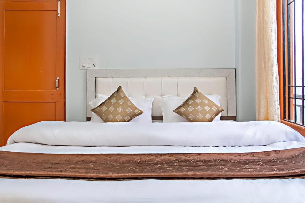 Mountain Mist Inn I Serviced Apt I Open Air Lawn & Rooftop I Bonfire I By Exotic Stays Kasauli Eksteriør billede